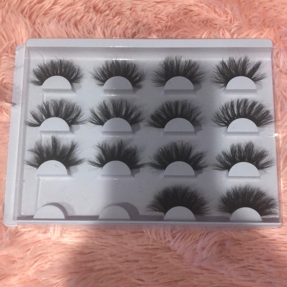 30 MM mink book lashes
